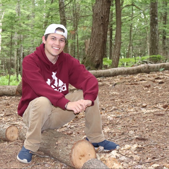 Meet your Posher, Aaron - Picture 2 of 4